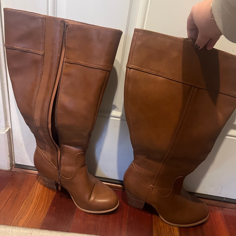 Brown Leather Knee-High Boots - Picture 4 of 6